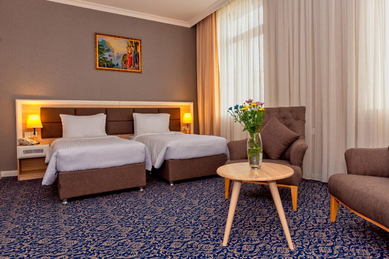 Golden City Hotel Baku Ngoại thất bức ảnh